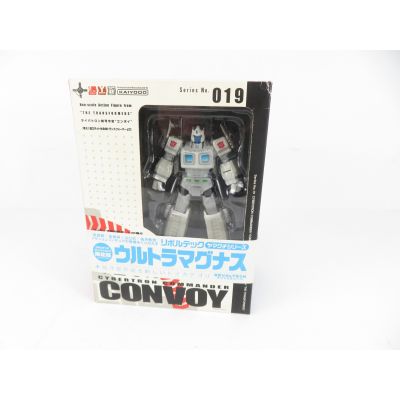 Transformers Revoltech G1 Ultra Magnus