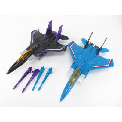 Transformers WFC: Earthrise Thundercracker & Skywarp 