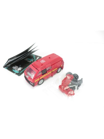 Transformers WFC: Earthrise Ironhide + upgrade
