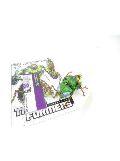 Transformers Generations IDW Waspinator (broken)