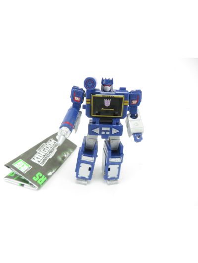 Transformers WFC: Kingdom Core Class Soundwave