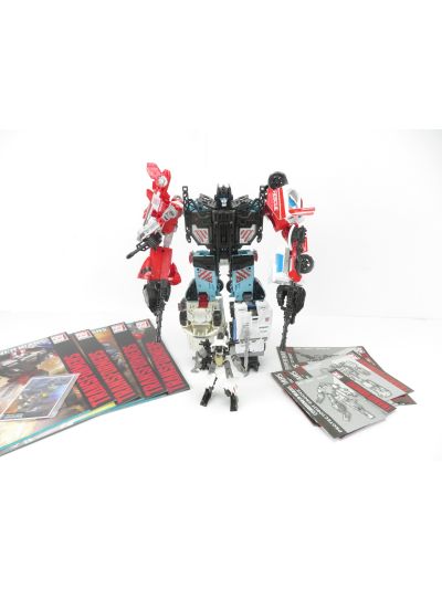 Transformers Combiner Wars Defensor