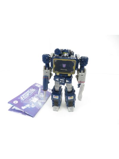 Transformers Legacy Soundwave