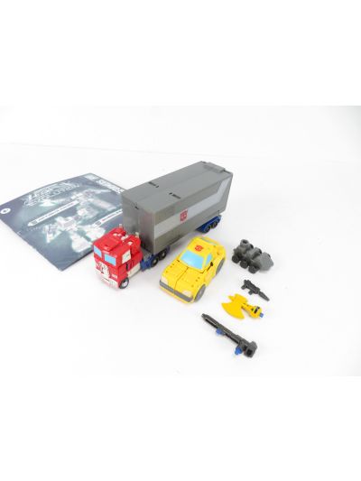 Transformers Legacy Evolution Core Class Optimus Prime & Bumblebee