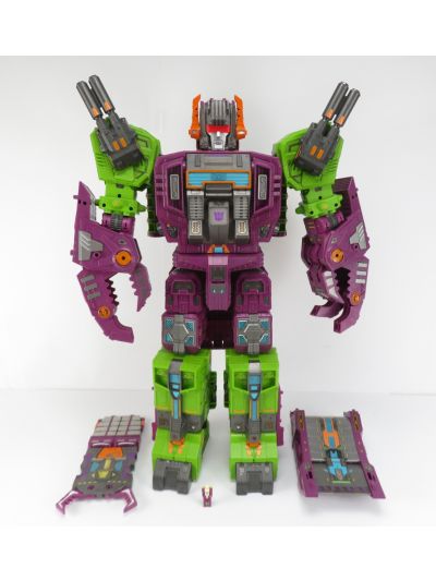 Transformers WFC: Earthrise Scorponok + reprolabels